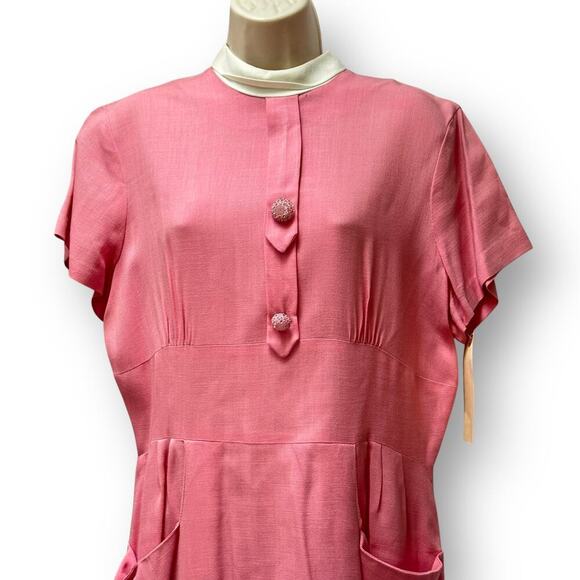 1950s Mode O’Day Pink Day Dress Pockets Lucite Rhinestone Buttons 33” Waist VNTG - Picture 4 of 16